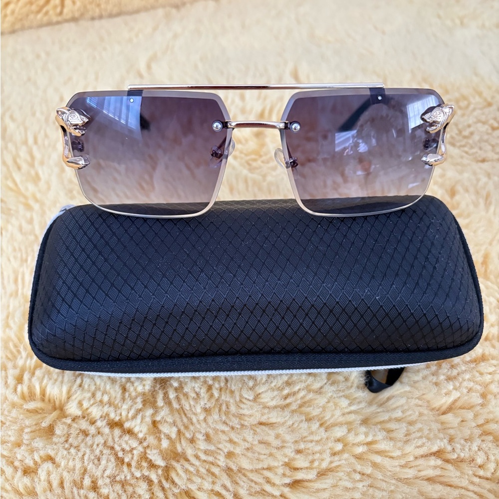 Stylish Square Sunglasses with Black Case